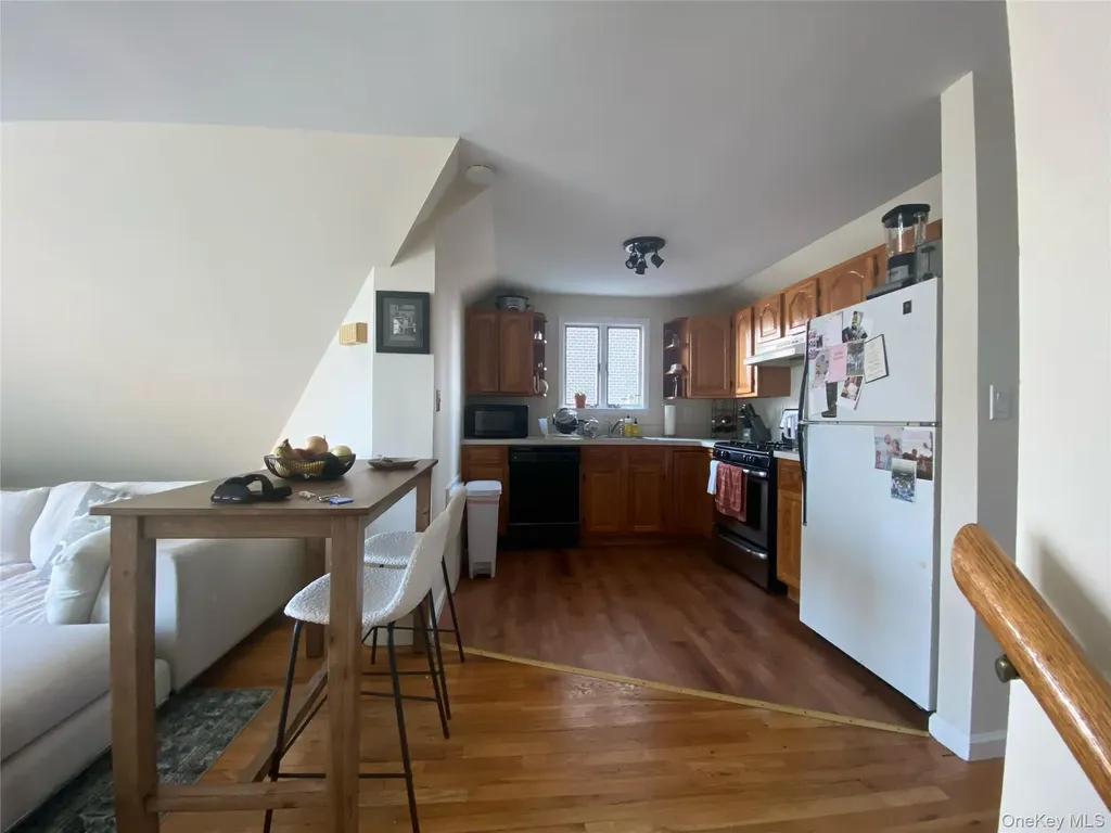 611 W Broadway Long Beach NY 11561