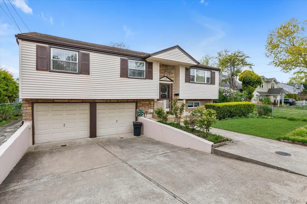 2606 Beach Drive Merrick NY 11566
