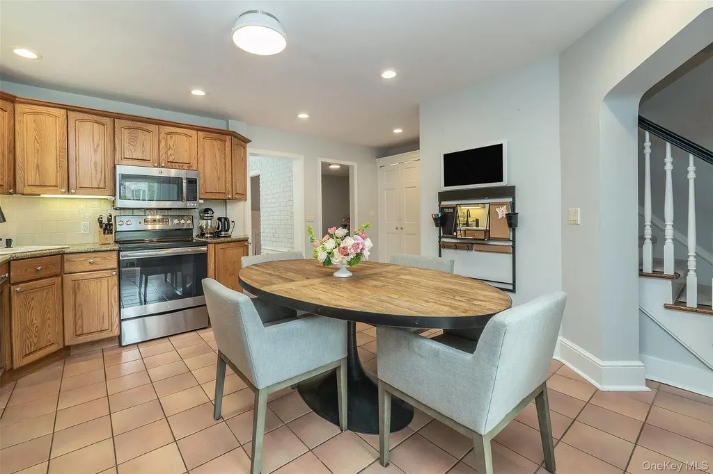 81 Huntington Road Garden City NY 11530