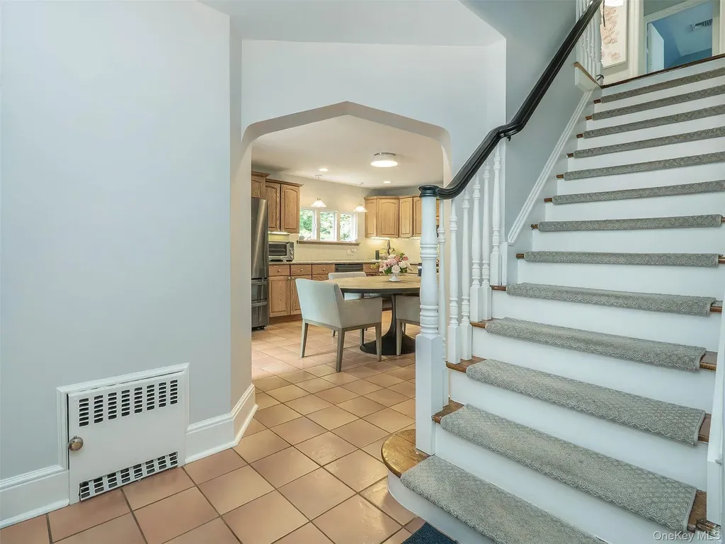 81 Huntington Road Garden City NY 11530
