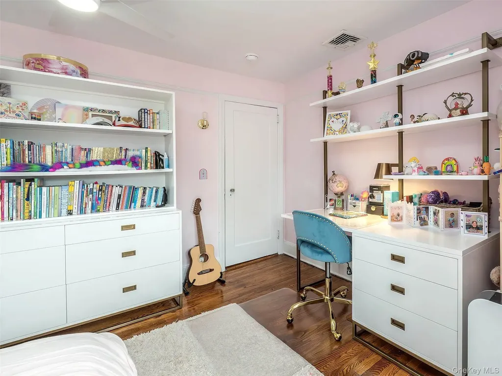 81 Huntington Road Garden City NY 11530