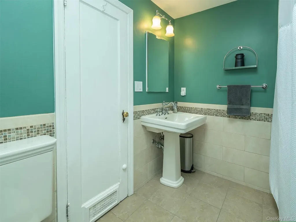 81 Huntington Road Garden City NY 11530