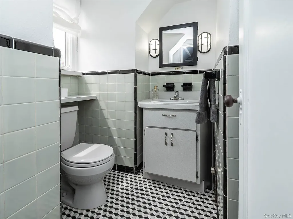 81 Huntington Road Garden City NY 11530