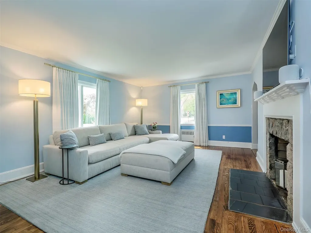 81 Huntington Road Garden City NY 11530
