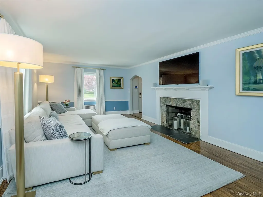 81 Huntington Road Garden City NY 11530