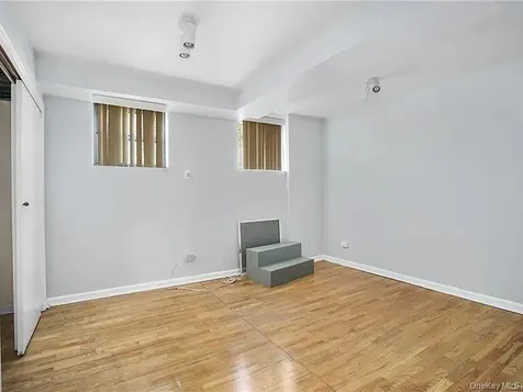 183 Drake Avenue New Rochelle NY 10805