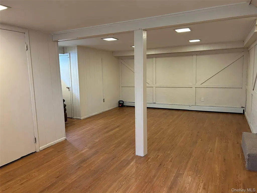 33 Ava Drive Syosset NY 11791