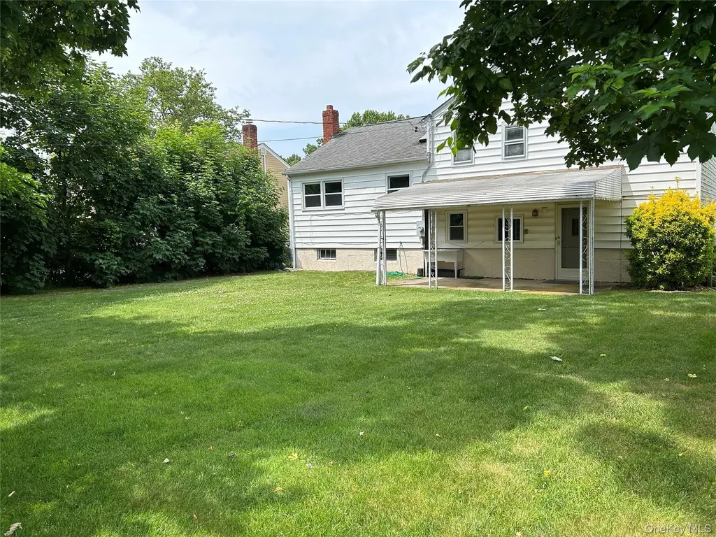 33 Ava Drive Syosset NY 11791