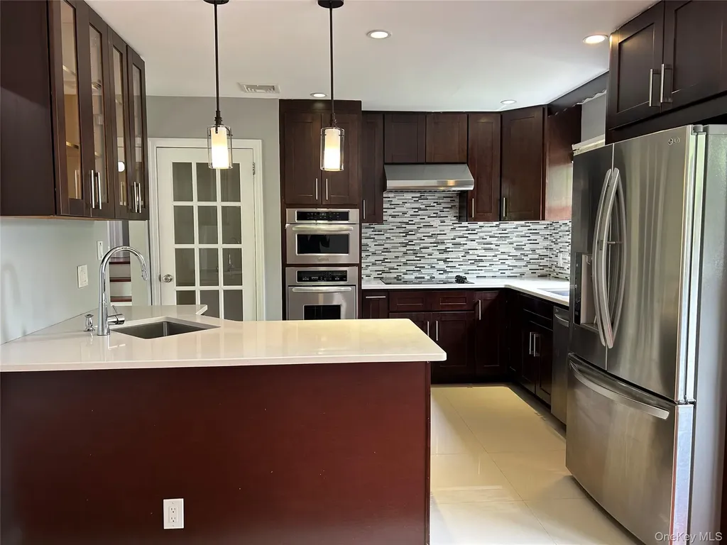 33 Ava Drive Syosset NY 11791