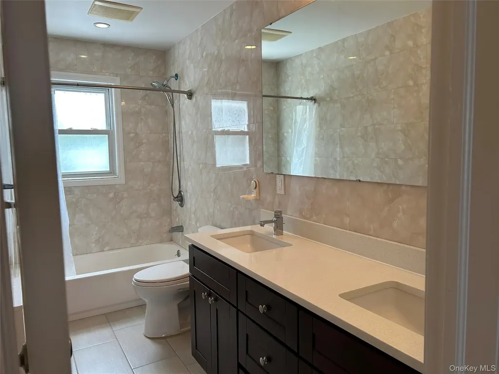 33 Ava Drive Syosset NY 11791