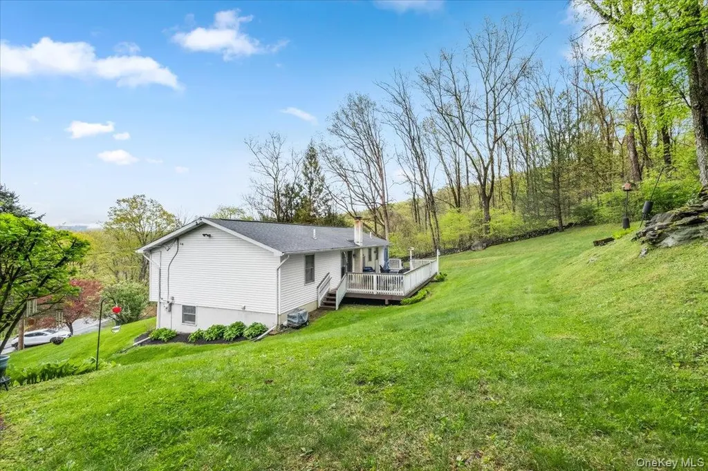 978 W Dover Road Pawling NY 12564