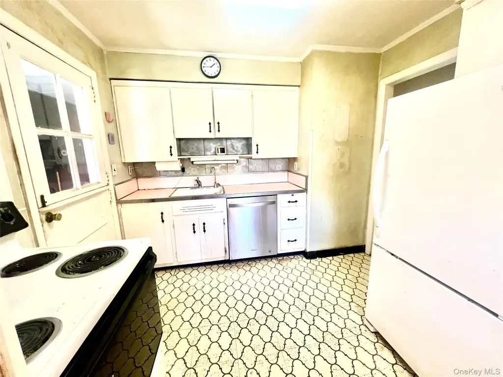 446 Howard Avenue Woodmere NY 11598