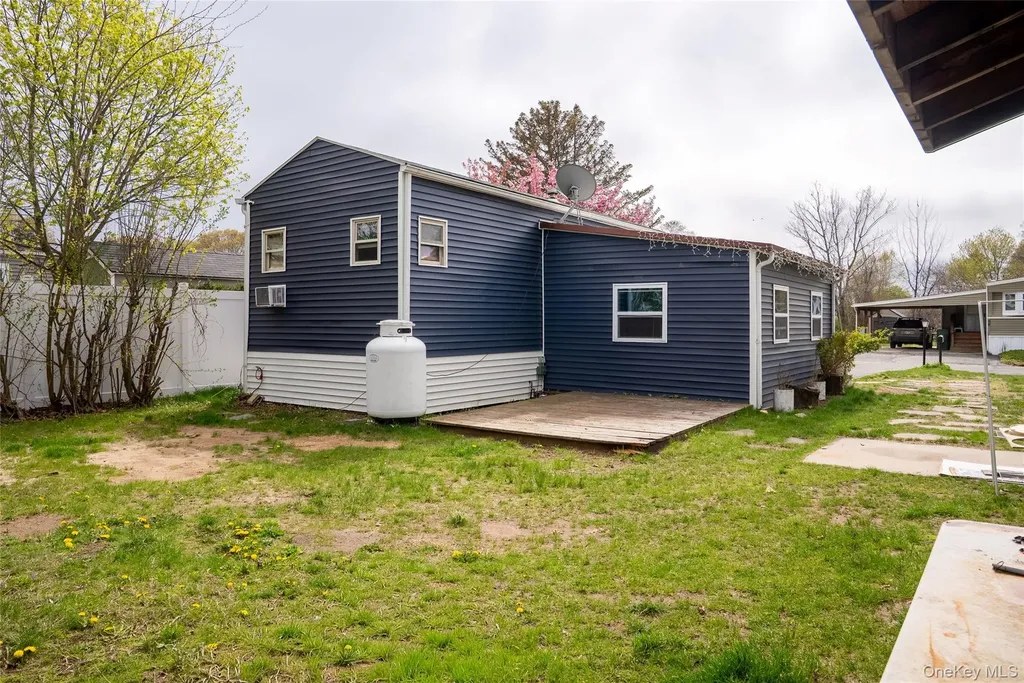 65 Minuteman Drive Islip NY 11716