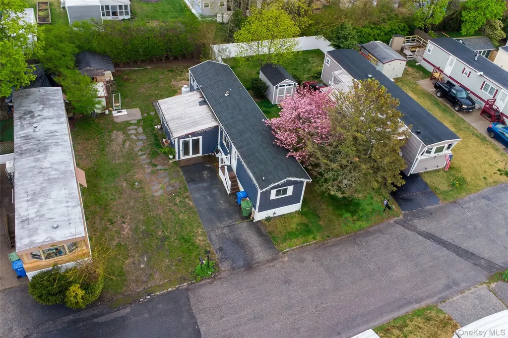65 Minuteman Drive Islip NY 11716