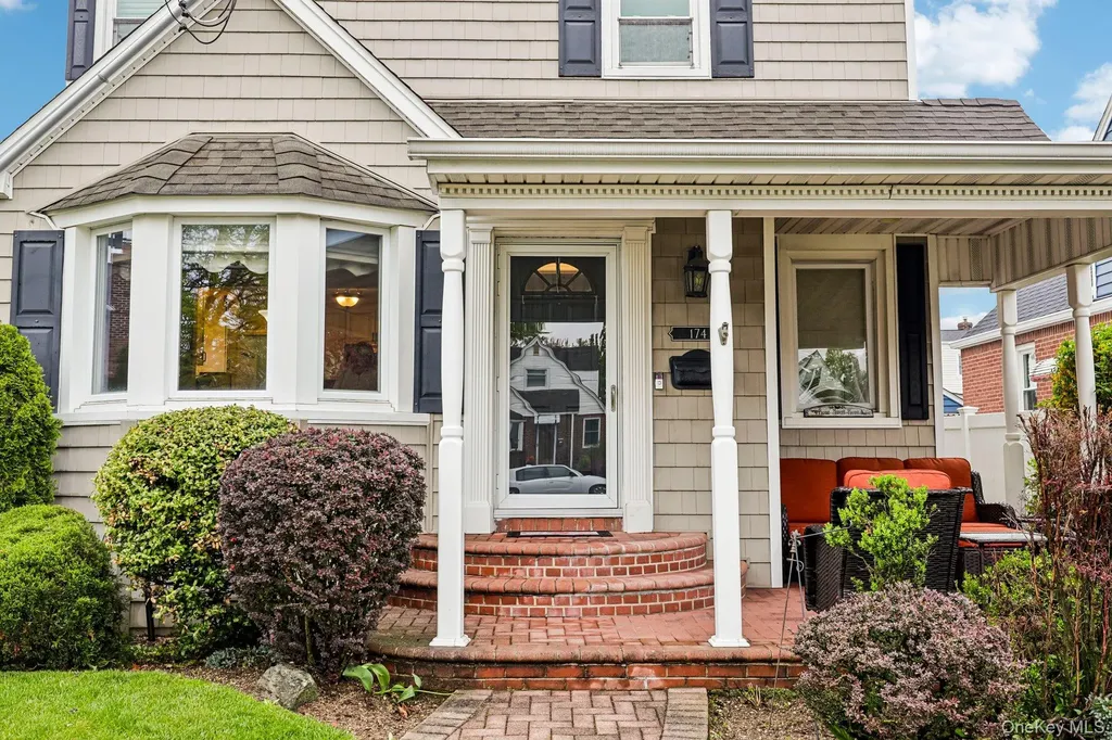 174 Semton Boulevard Franklin Square NY 11010