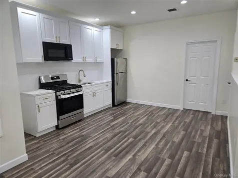 10750 Van Wyck Expressway Richmond Hill S. NY 11419