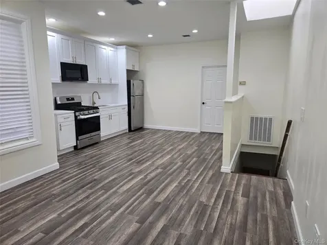 10750 Van Wyck Expressway Richmond Hill S. NY 11419