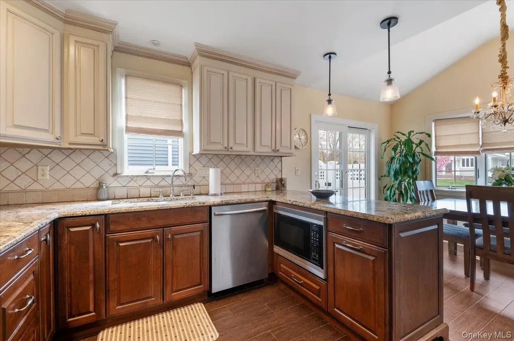 12 W Orlando Street Massapequa NY 11758
