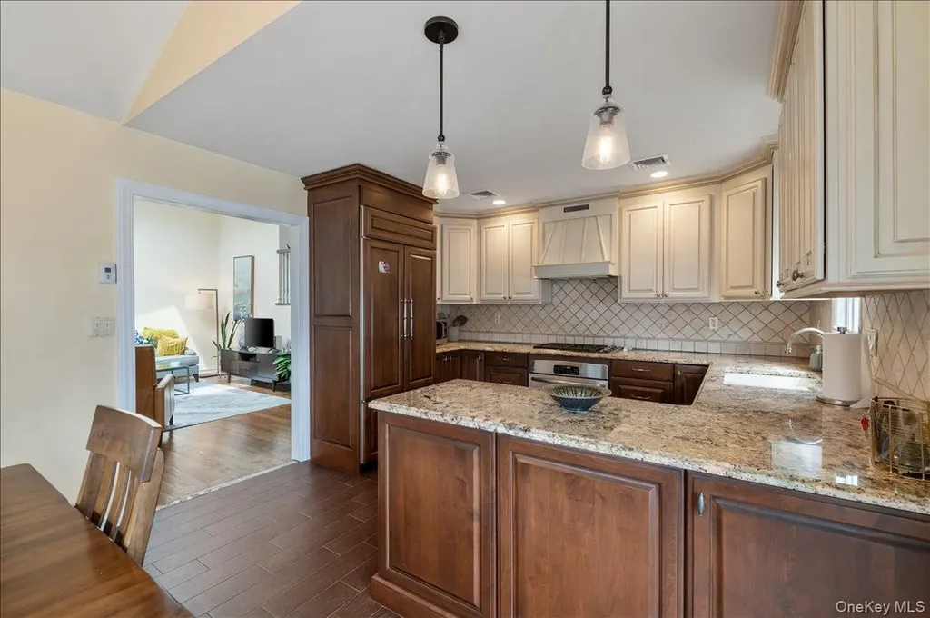 12 W Orlando Street Massapequa NY 11758