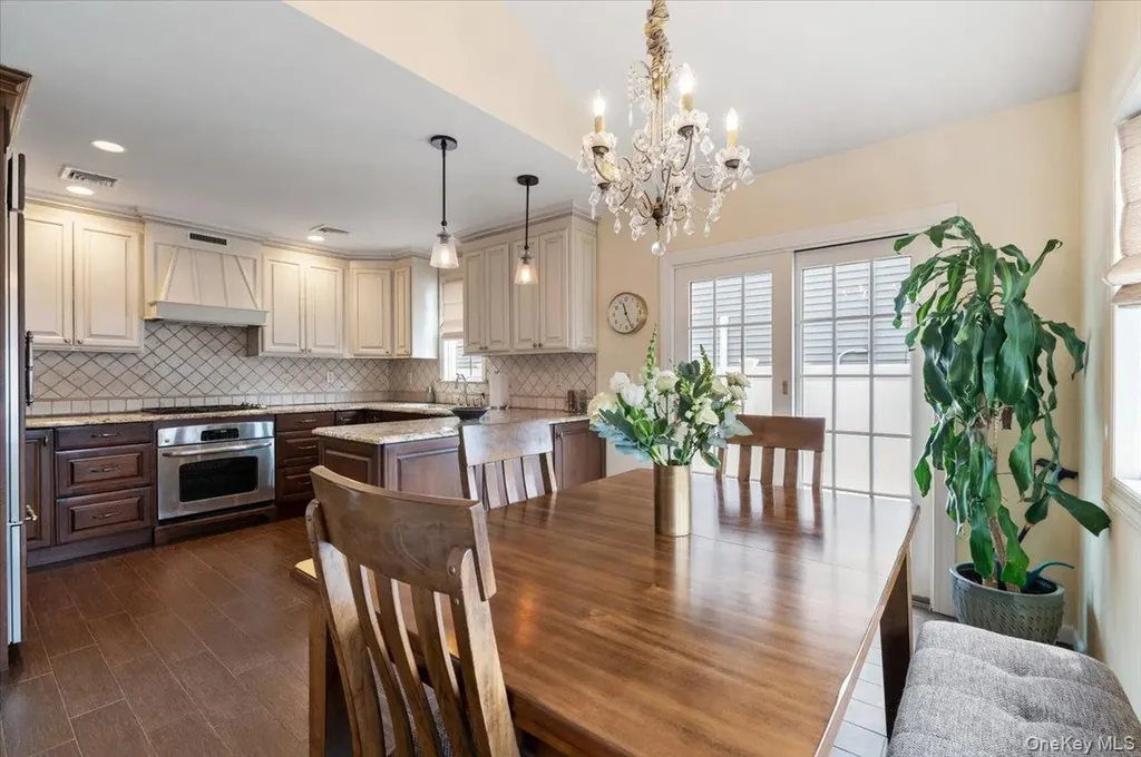 12 W Orlando Street Massapequa NY 11758
