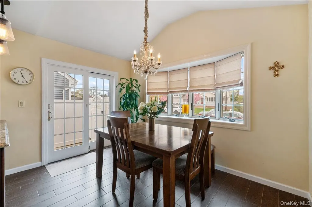 12 W Orlando Street Massapequa NY 11758