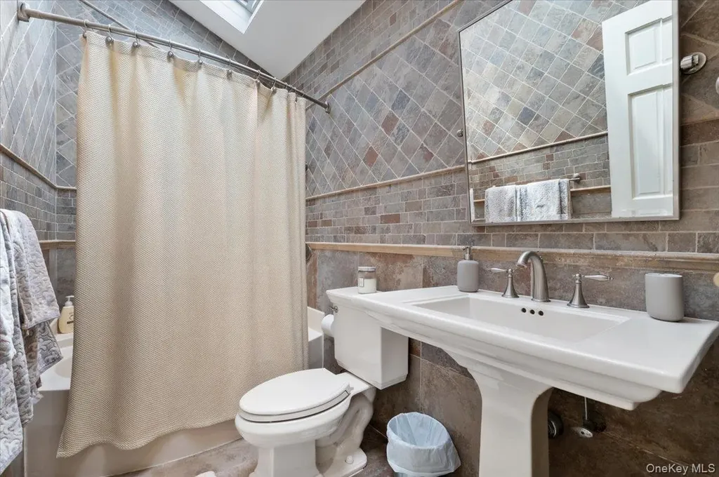 12 W Orlando Street Massapequa NY 11758