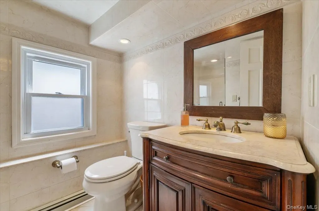 12 W Orlando Street Massapequa NY 11758