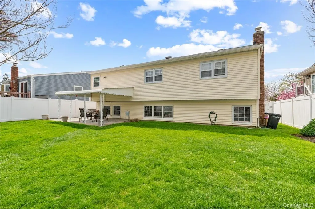 12 W Orlando Street Massapequa NY 11758