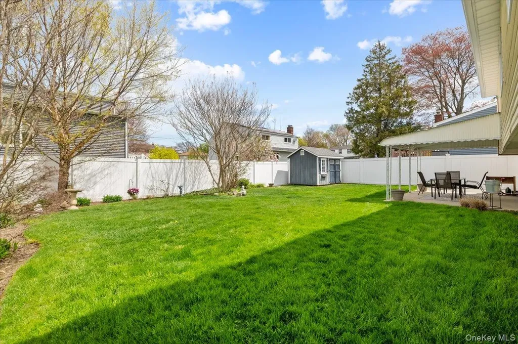 12 W Orlando Street Massapequa NY 11758