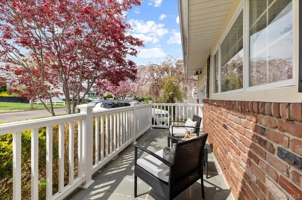 12 W Orlando Street Massapequa NY 11758