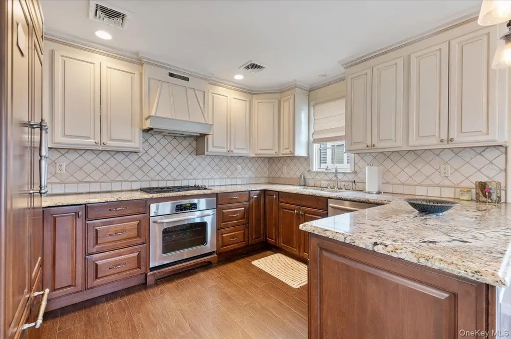 12 W Orlando Street Massapequa NY 11758