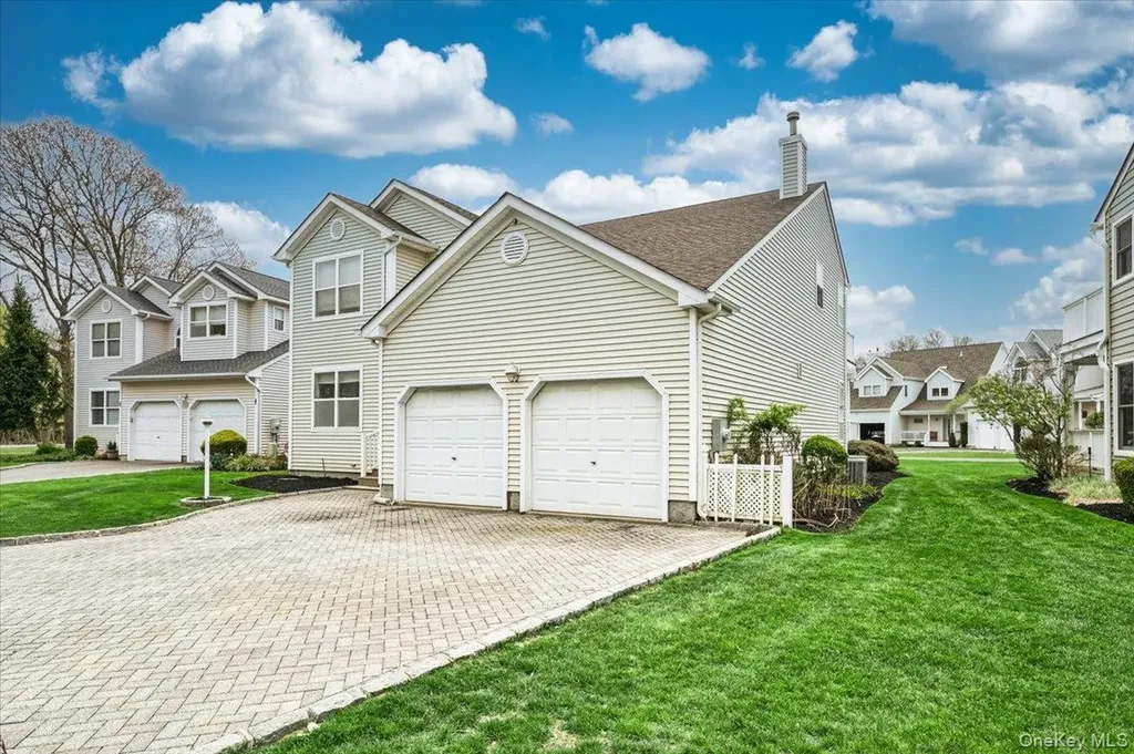 22 Spinnaker Lane East Patchogue NY 11772