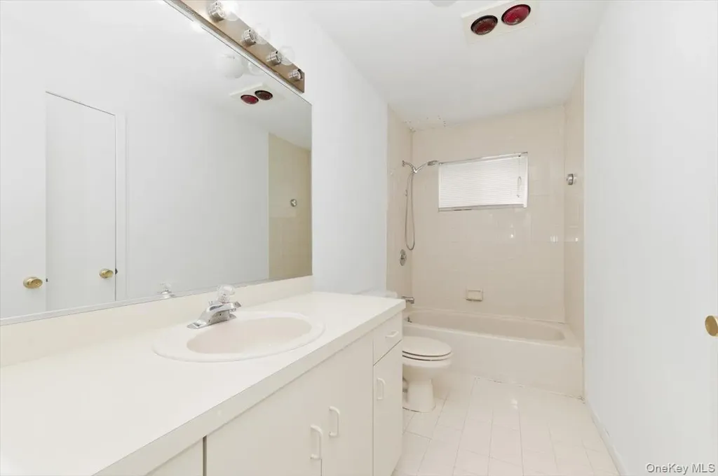 22 Spinnaker Lane East Patchogue NY 11772