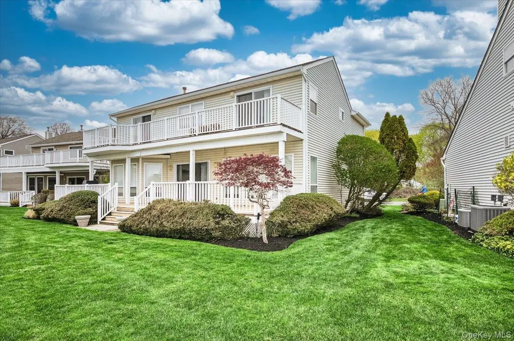 22 Spinnaker Lane East Patchogue NY 11772