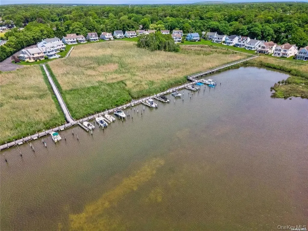 22 Spinnaker Lane East Patchogue NY 11772