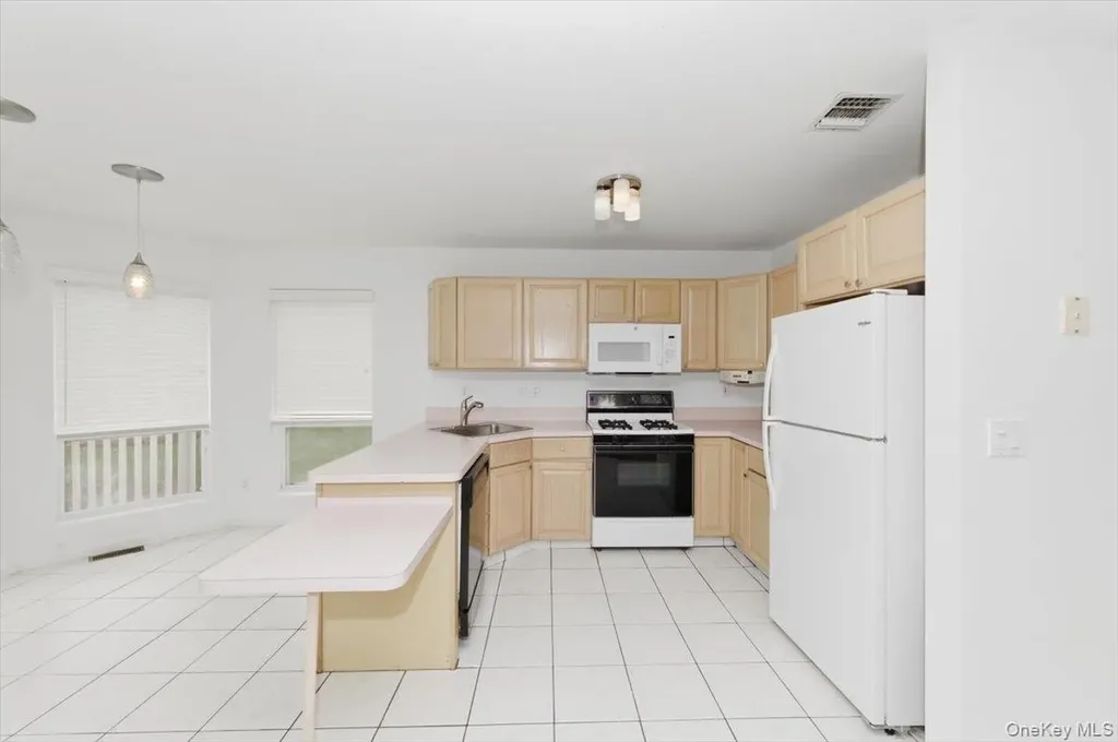 22 Spinnaker Lane East Patchogue NY 11772