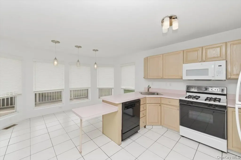 22 Spinnaker Lane East Patchogue NY 11772