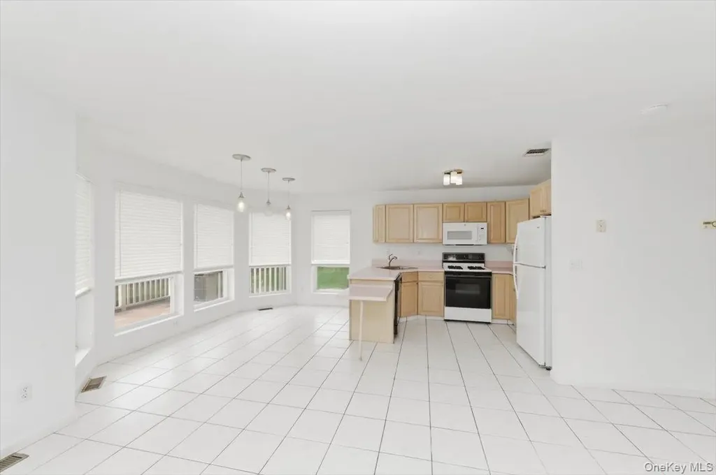 22 Spinnaker Lane East Patchogue NY 11772