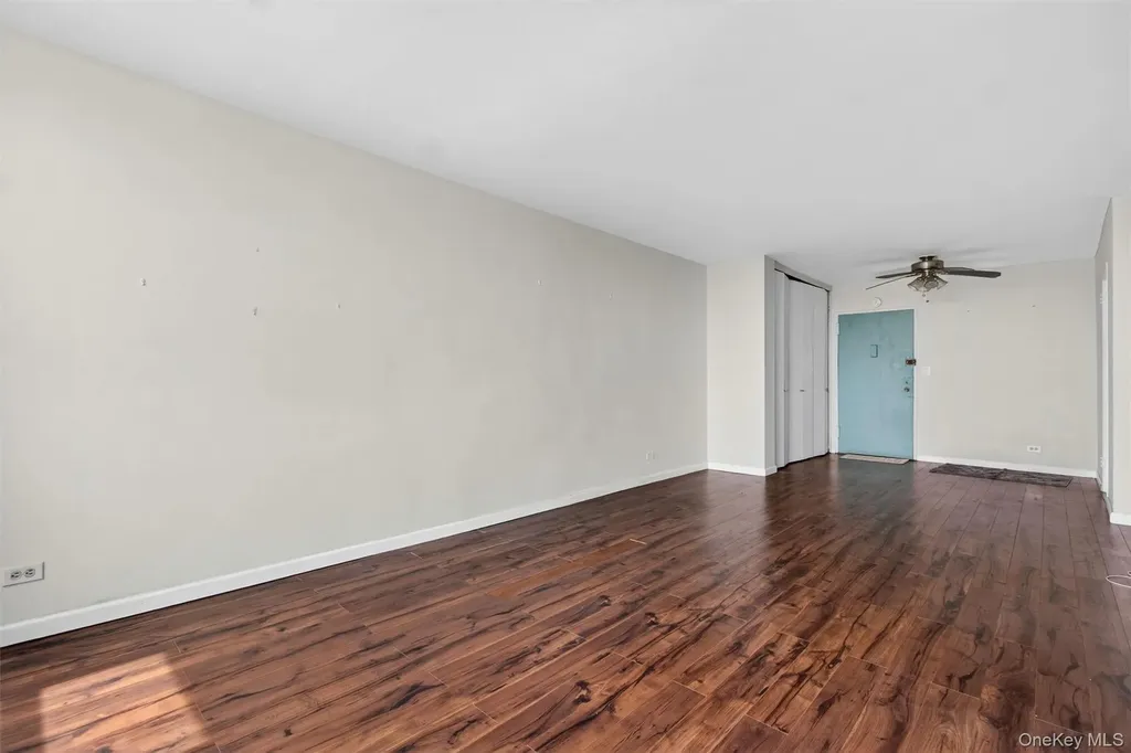 3121 Middletown Road Bronx NY 10461