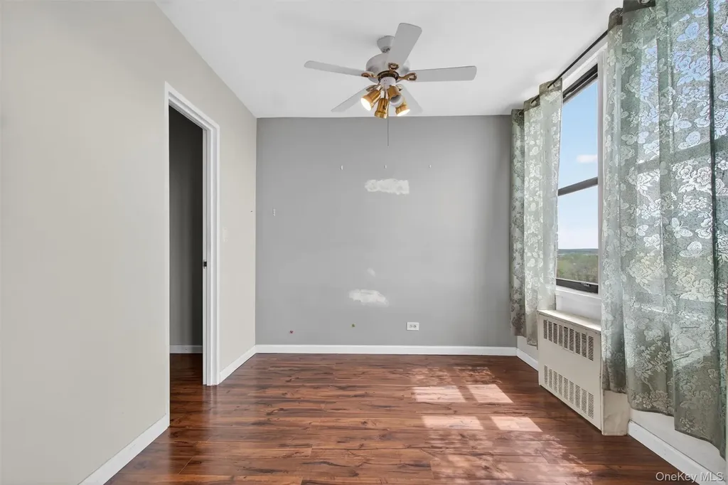 3121 Middletown Road Bronx NY 10461