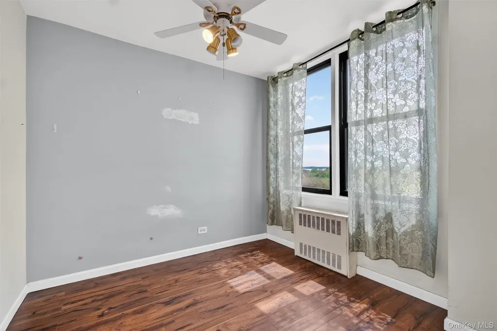 3121 Middletown Road Bronx NY 10461