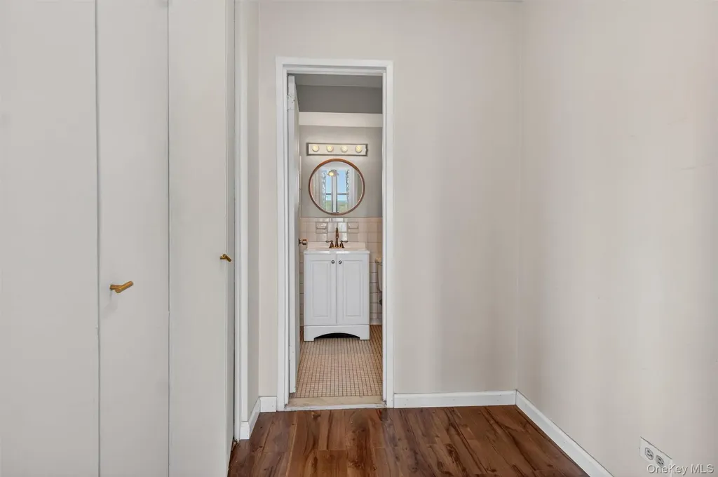 3121 Middletown Road Bronx NY 10461