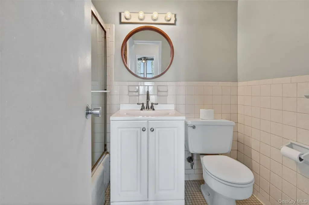 3121 Middletown Road Bronx NY 10461
