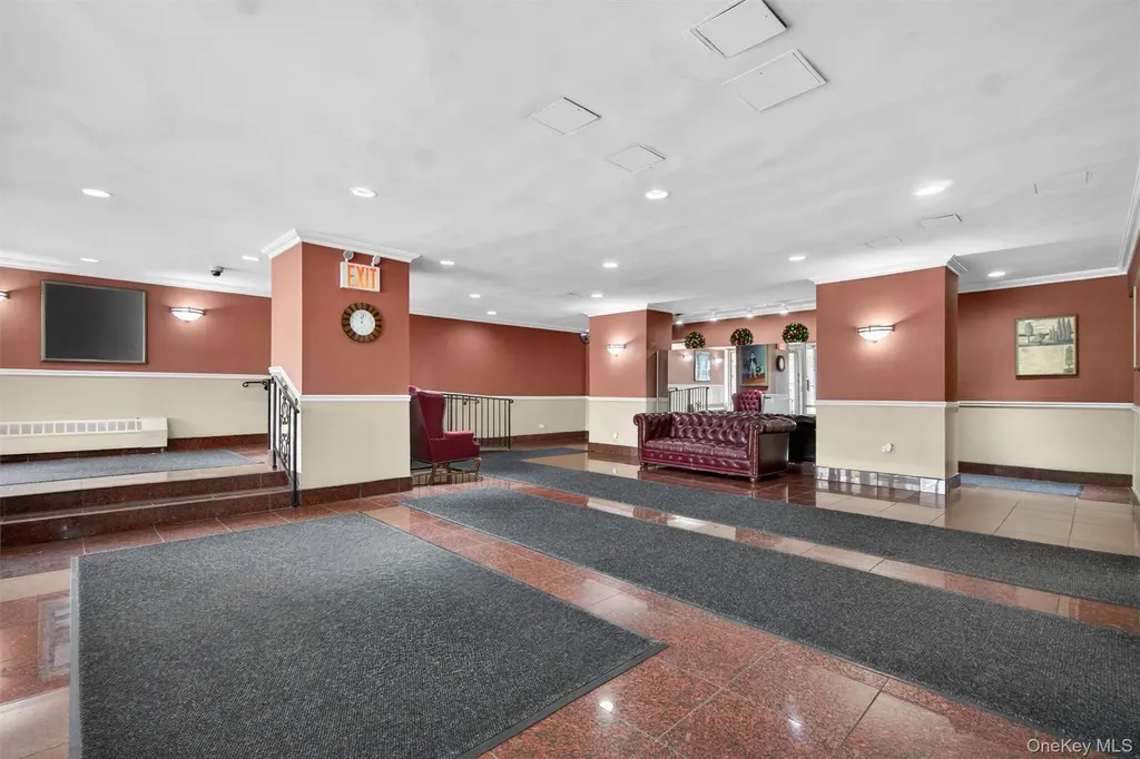 3121 Middletown Road Bronx NY 10461