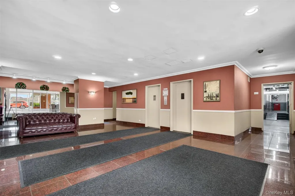 3121 Middletown Road Bronx NY 10461