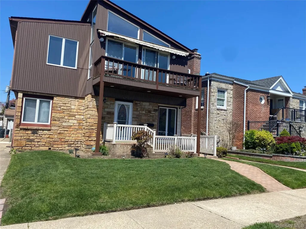 425 E Penn Street Long Beach NY 11561