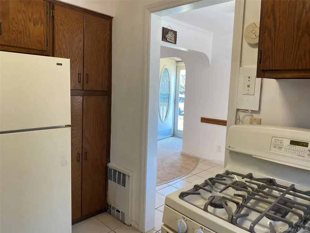 425 E Penn Street Long Beach NY 11561