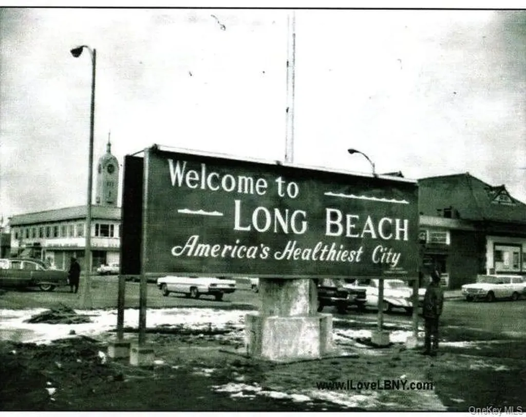 425 E Penn Street Long Beach NY 11561