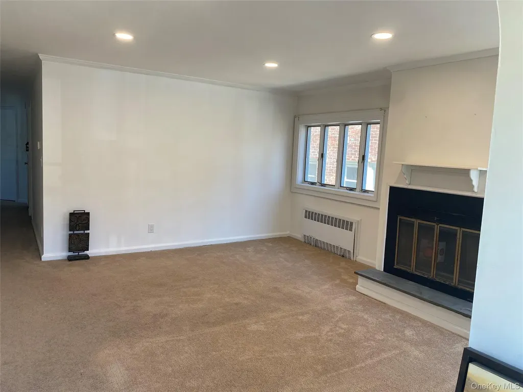 425 E Penn Street Long Beach NY 11561