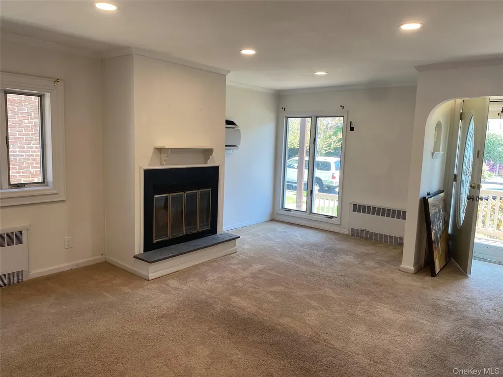 425 E Penn Street Long Beach NY 11561